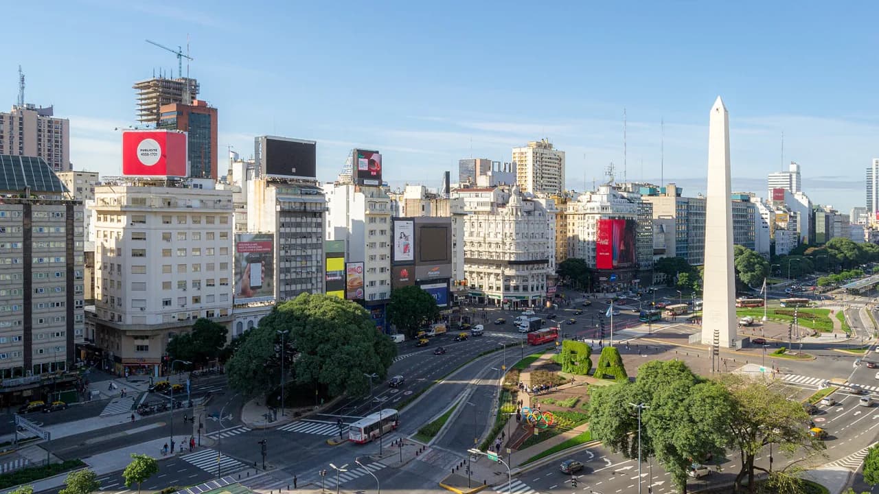 El Obelisco y la Avenida 9 de Julio en la Ciudad de Buenos Aires